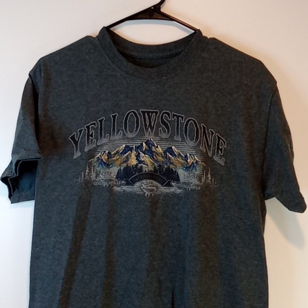 Yellowstone National Park Tee Shirt Short Sleeve Grey Measure LG EUC NICE!
